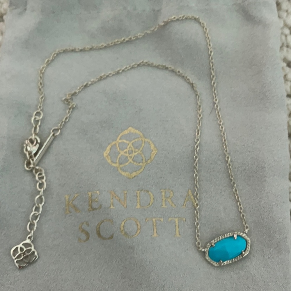 Kendra Scott necklace
